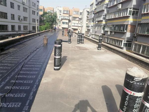 濟南樓頂漏水維修方案是系統之樓頂做隔斷截流